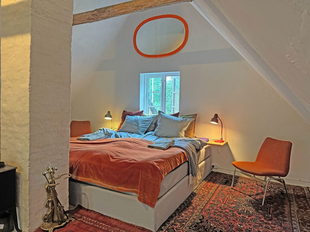 Cyclist-friendly accommodation at Bed and Breakfast in Sandvig, South Zealand, including organic breakfast for cyclists on the Berlin-Copenhagen and Munkevejen routes.